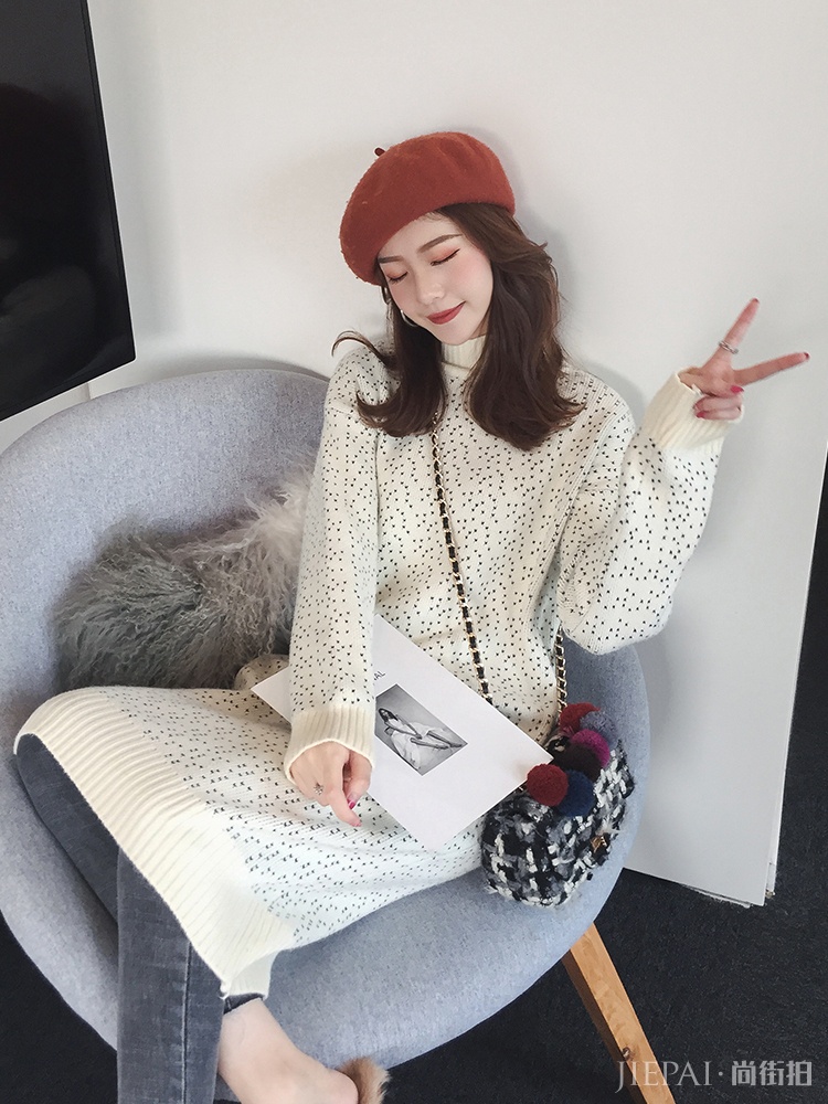 温婉优雅的针织连衣裙，穿上超显小女人味哦！