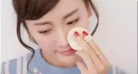 气垫bb的正确使用方法 你掌握了正确的打开方式吗