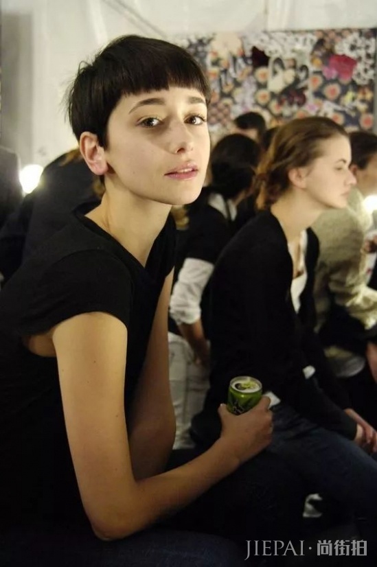 今年秋冬流行什么女生发型 换季了是时候换发型了