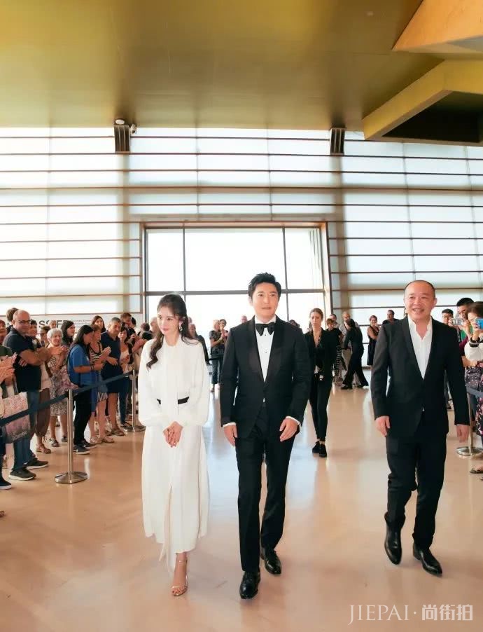 杨幂实力扮土,是真的要转型了吗?