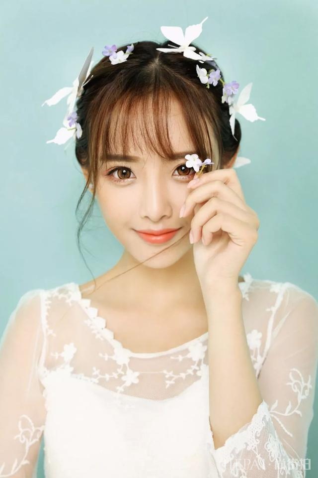 揭密杭州小甜甜, 抖音女神兔子牙的成长历程