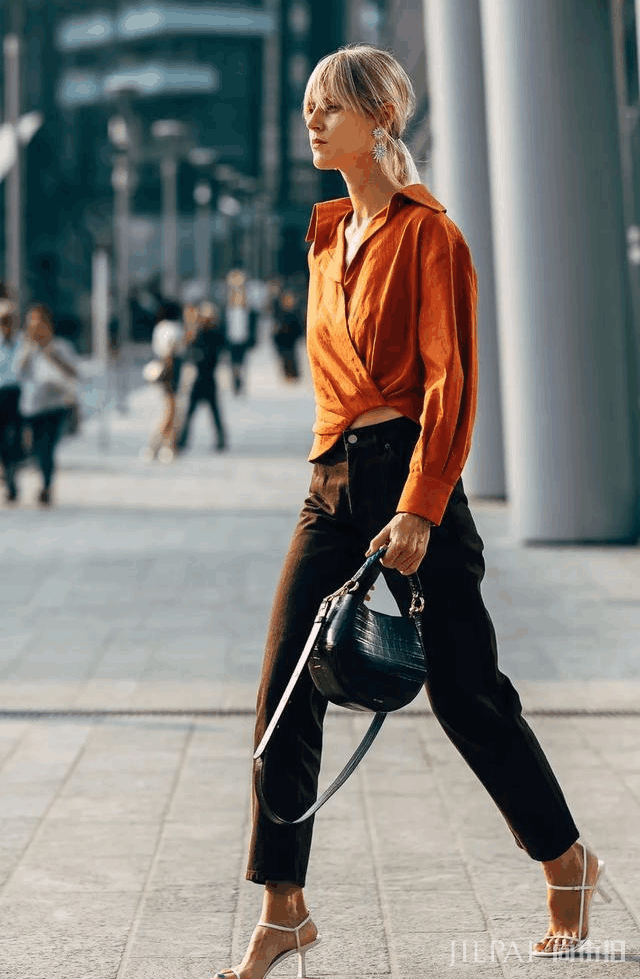 上班穿什么？用一条吸烟裤，解锁初秋职场搭配