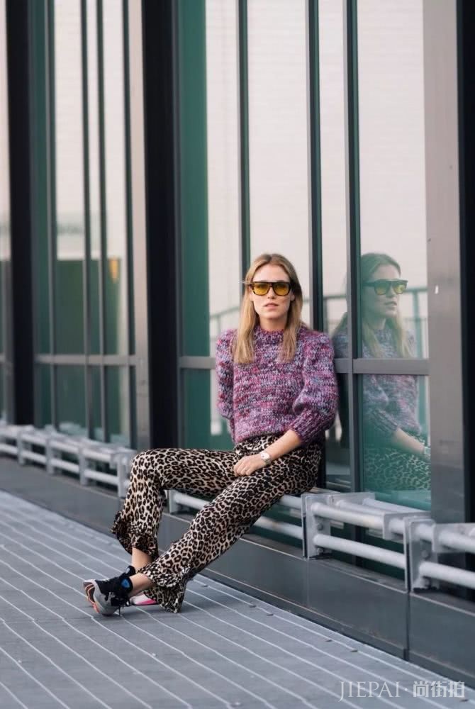 秋冬到来,放在衣柜里的毛衣该拿出来啦