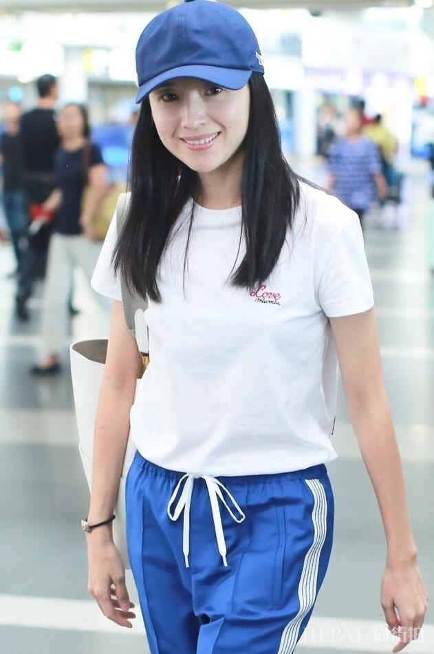 38岁的董洁依然带着满满的少女感，原因全在这个小心机