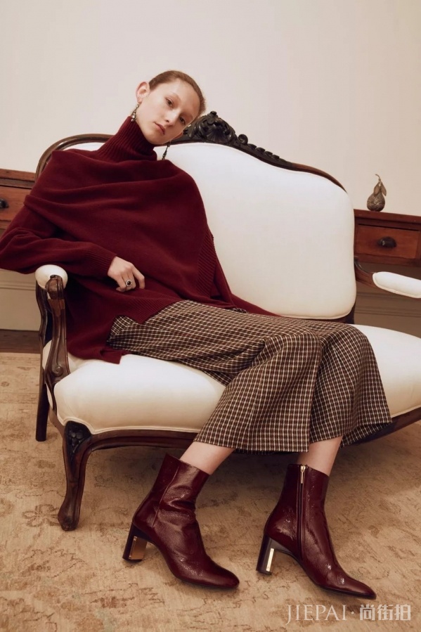 红梨色衣服怎么搭配 秋天更新衣橱色调少不了它