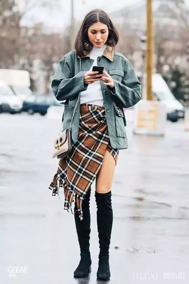 街头潮人告诉你 秋冬季度穿这6条裙子,美过一整年