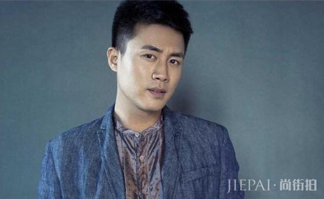 新恋情曝光?杜淳被曝深夜与美女k歌 一同回家过夜
