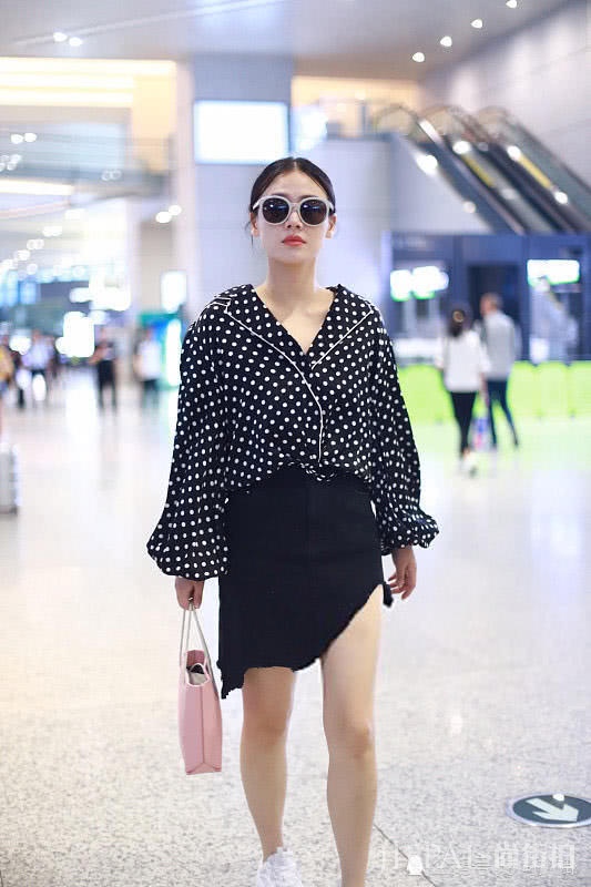 一件1000块的卫衣,马思纯居然穿成“五大三粗”