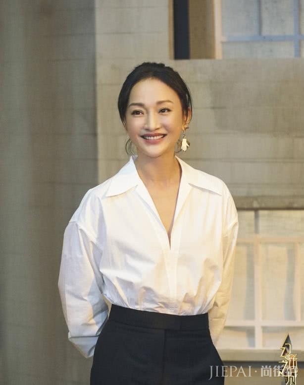 45岁周迅只靠演技傍身?原来女神也担心年龄和衰老,原因太心酸