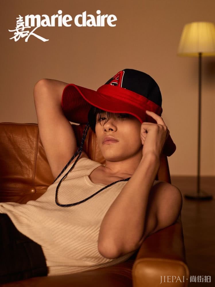 易烊千玺终于18岁了，小姐姐们表白也终于合法了