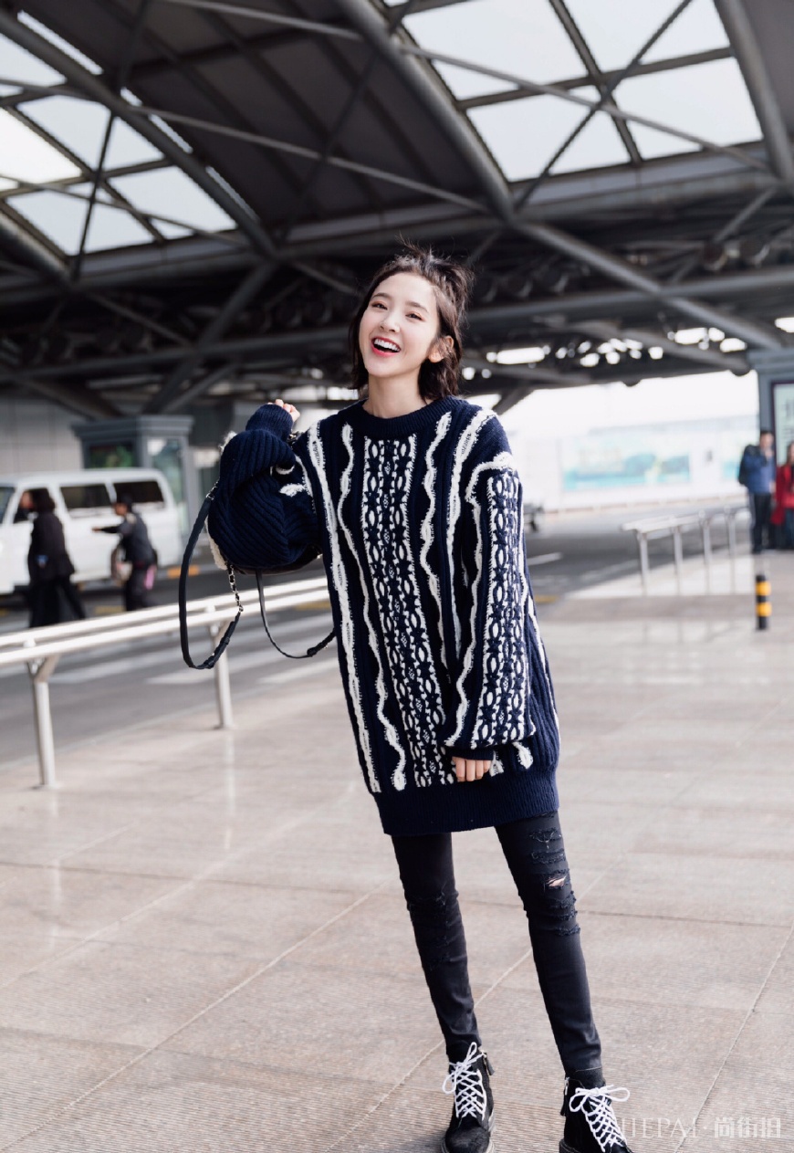 学唐艺昕秋冬这样穿衣打扮变的美美的