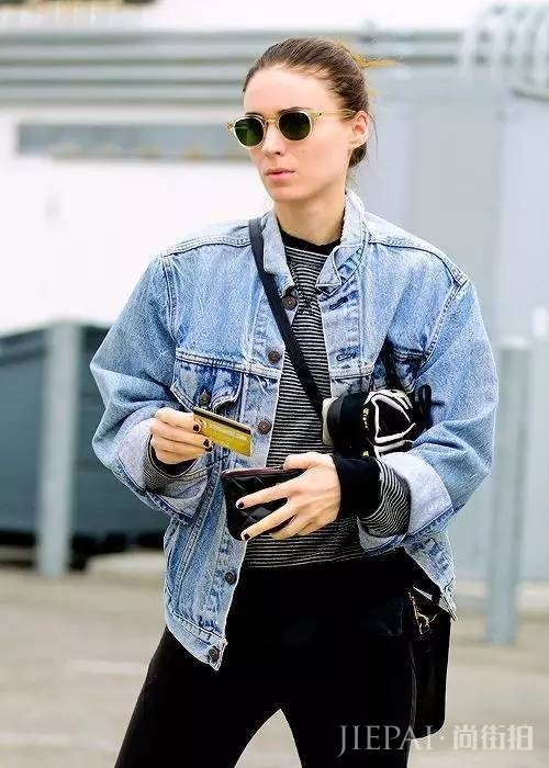 秋冬季节越来越凉 不会穿条纹衫你就少了很多穿搭乐趣