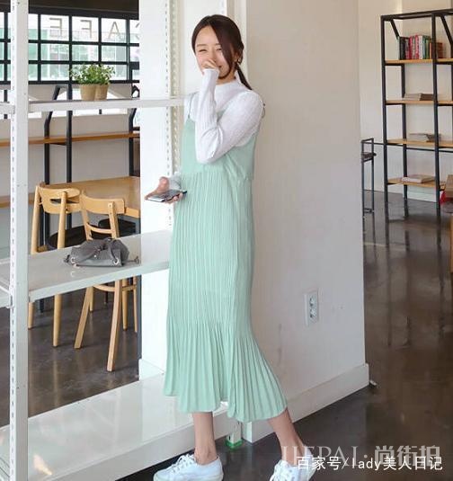 初秋最火热的十套穿搭,每套都能让你年轻10来岁