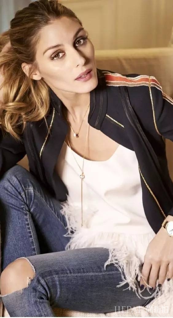 欧美街拍 看潮人冬天穿毛衣戴项链，气质迷人又保暖