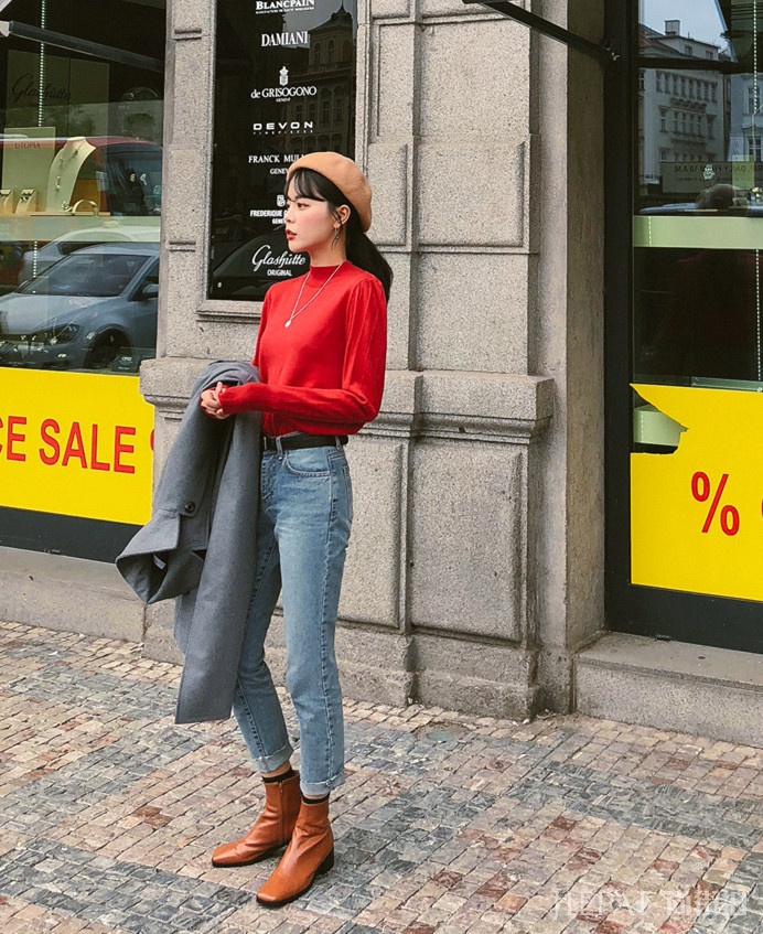 秋冬女生穿什么颜色的衣服好看