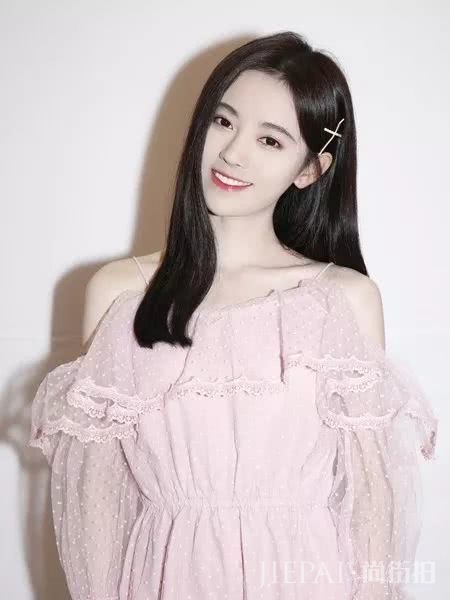 四千年美少女鞠婧祎“瘦到脱相”，颧骨凹陷的女孩怎么破？