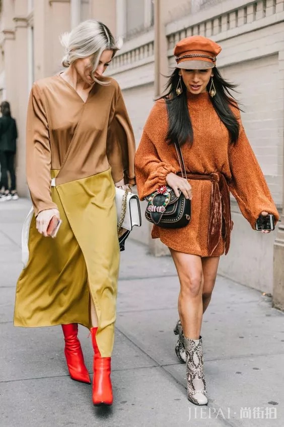 秋天裙子怎么穿 配靴子才是最美