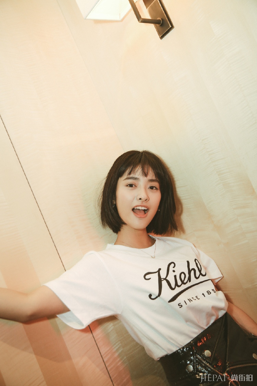 沈月剪了波波头，造型美出了新天际，秒变漫画少女