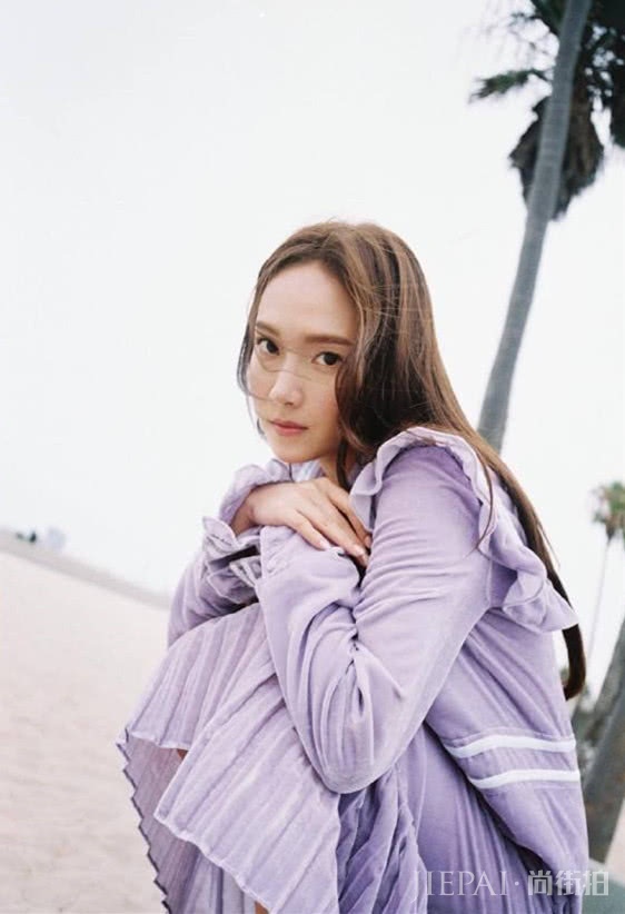 郑秀妍私服搭配来一波,衣品真是无可挑剔!简直就是小个子美眉穿衣示范