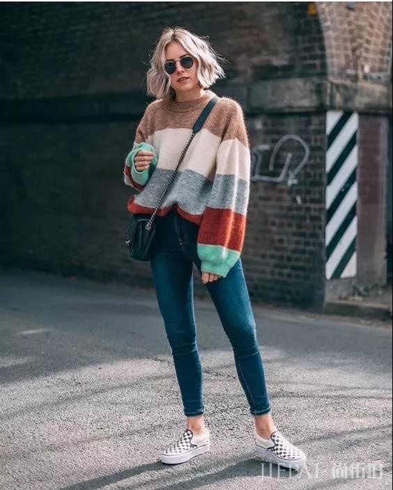 针织衫搭配什么好看 初秋国庆出游针织衫刚刚好