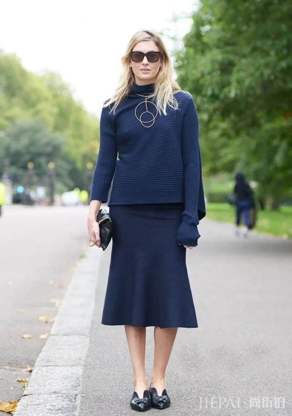 秋冬同色系衣服搭配?最气质的穿搭!