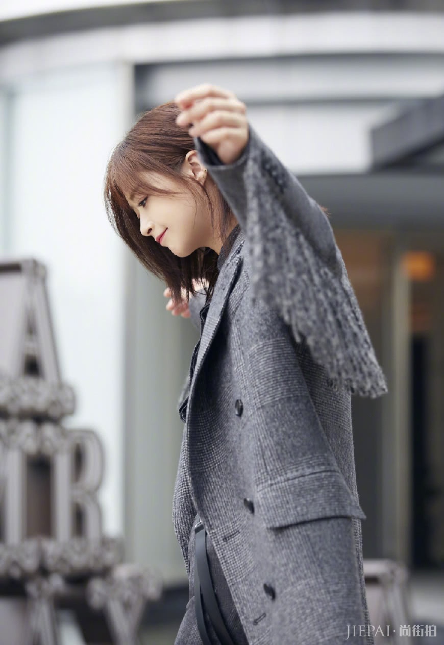 35岁蒋欣成功瘦掉40斤,不止颜值衣品开挂,而且还气场全开