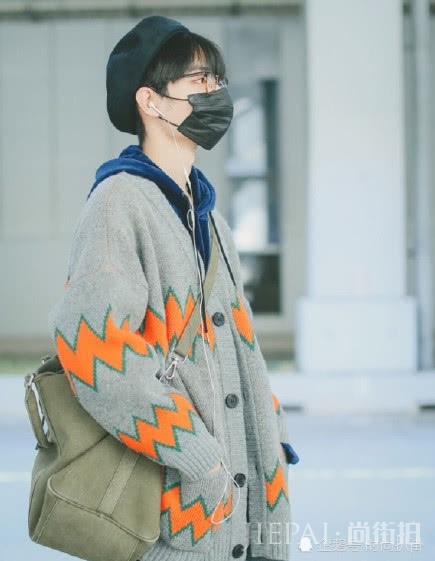 高冷小花旦+软萌小奶狗,李沁“男友”竟是行走穿搭的时尚教科书