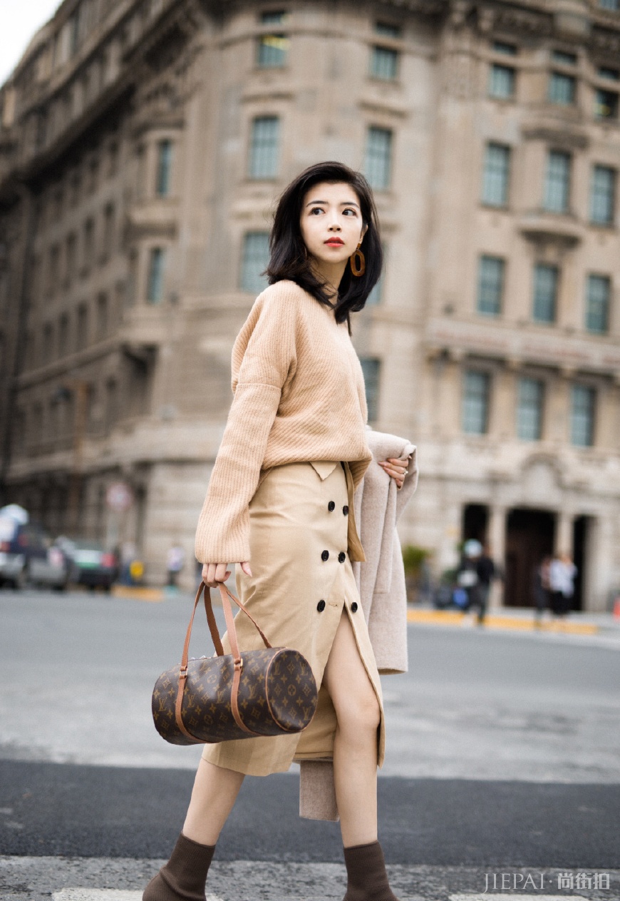 大衣搭配短裙,让你分分钟迷倒男同事,适合上班族的穿搭