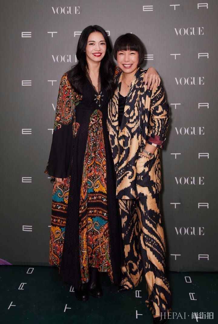 想不到姚晨居然这么会穿,一身“奶奶裙”都可以穿出高级感!