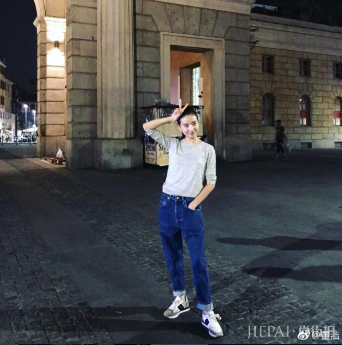 38岁的董洁依然带着满满的少女感，原因全在这个小心机