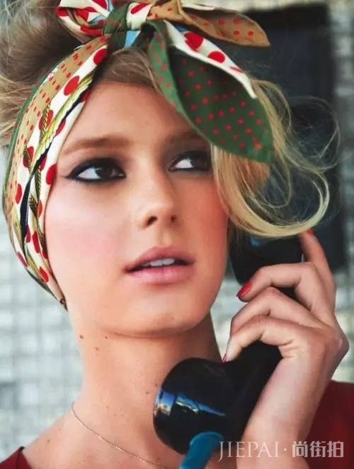 秋天就得搭配丝巾,丝巾的N种系法!