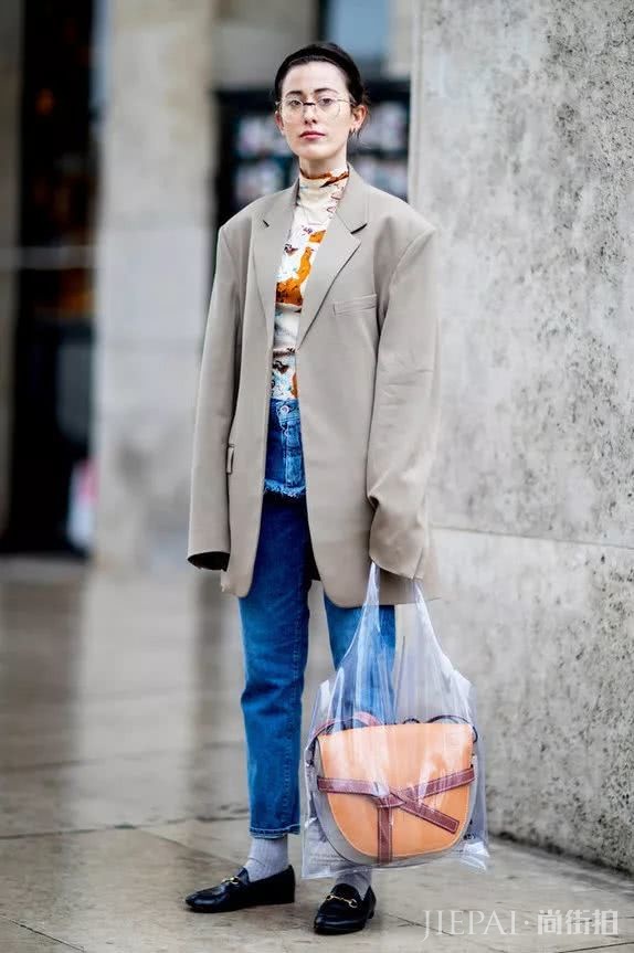 小个子只能穿高跟鞋?别限制自己,这6种平底鞋一样让你美美的