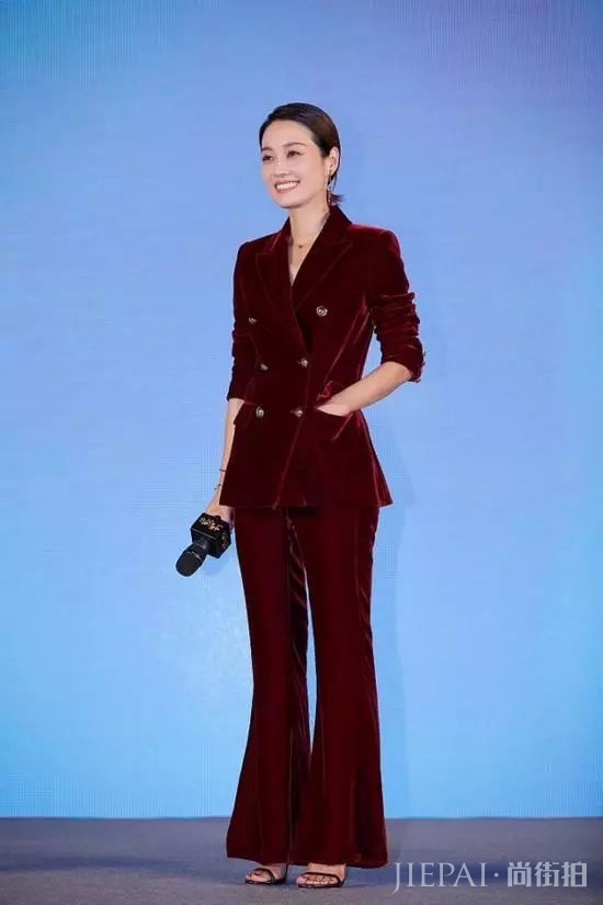 秋冬如何穿衣搭配技巧，丝绒裤能给你时髦和安全感