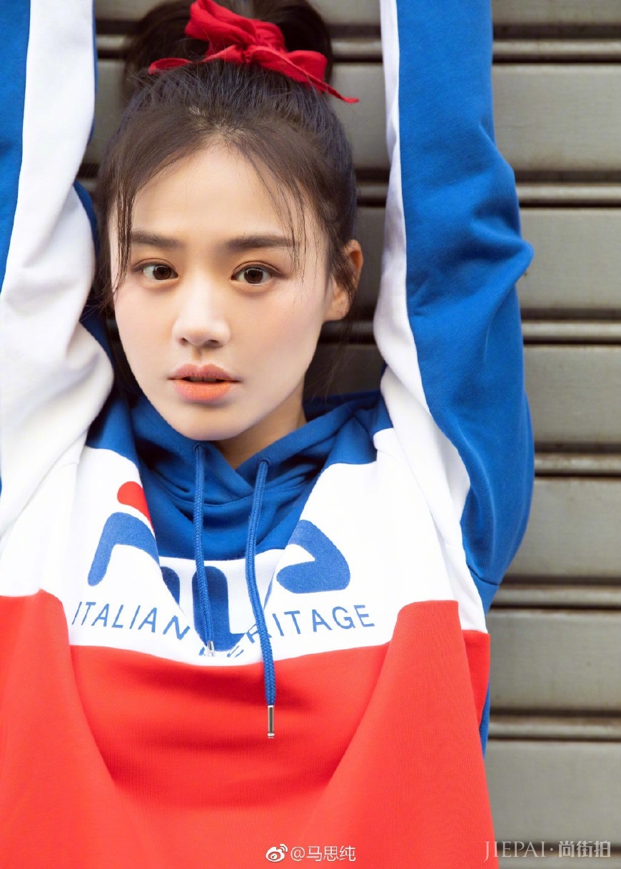 马思纯的文艺指数飙升，首次公开分手，FILA hello时装周惊艳！