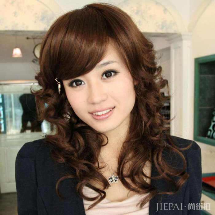 奔四女人不要扎过时发型了! 今年流行的这几款发型让你减龄又显气质