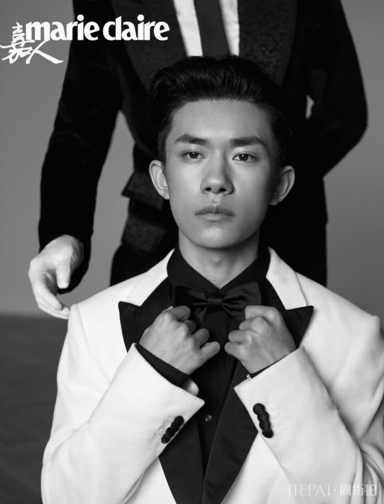 易烊千玺终于18岁了，小姐姐们表白也终于合法了