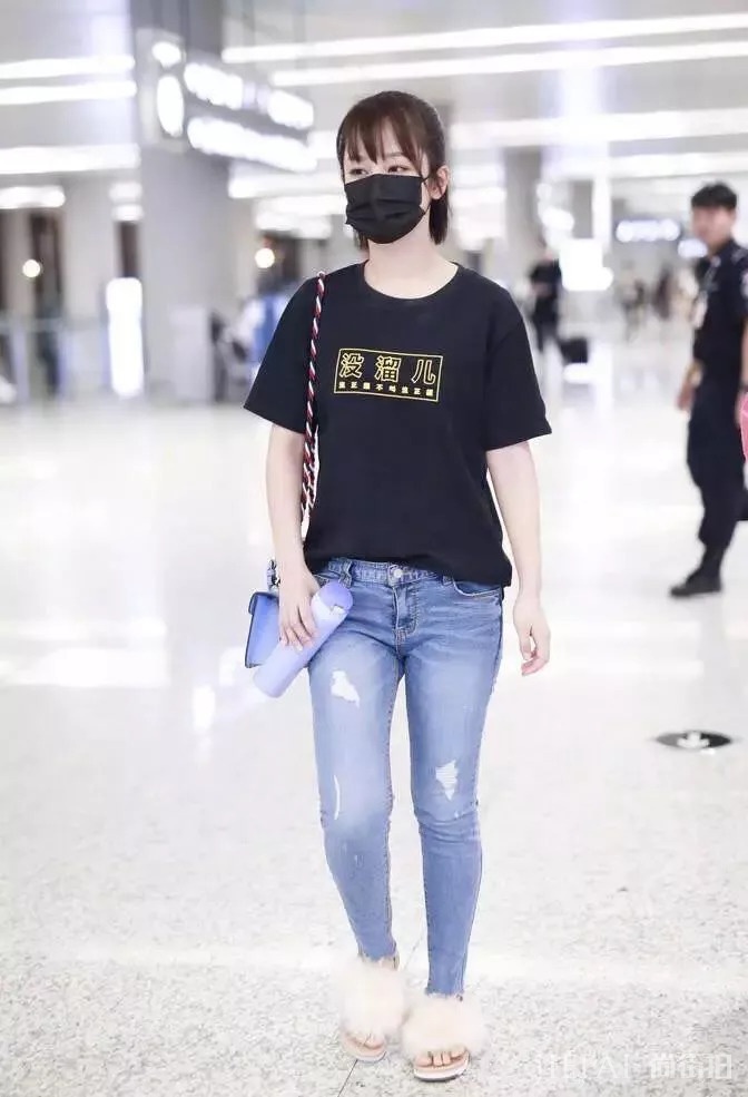 还在穿紧身裤?今秋这条“不正经”的裤子才最火!