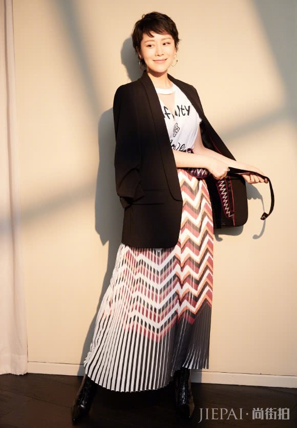 海清化身带货王，背的包包让网友眼睛发亮，网友：求链接！