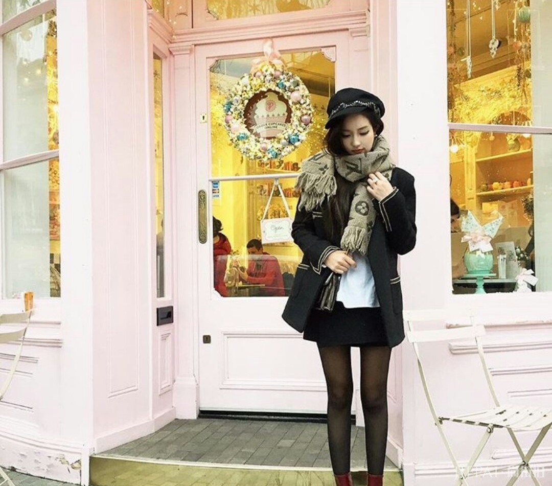 欧美秋冬街拍，围巾这样系既时髦又好看