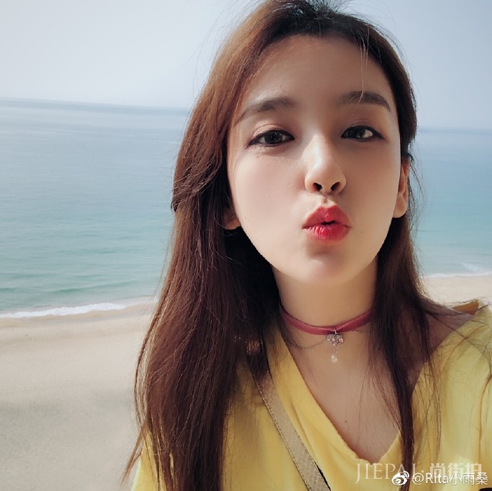 美女解说Rita晒美照 庆粉丝破200万 网友：想抽原味Rita