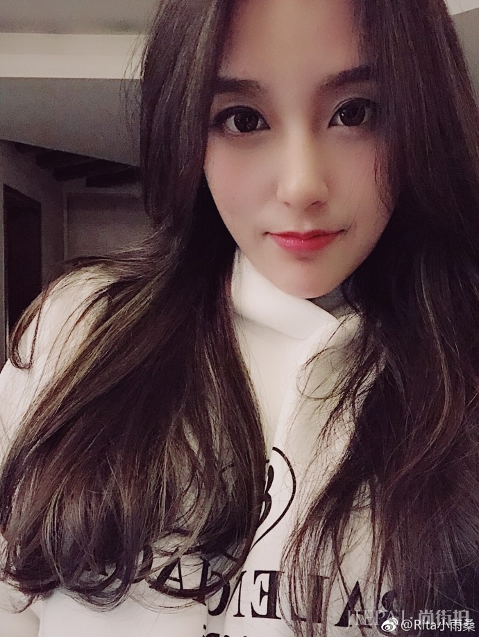 美女解说Rita晒美照 庆粉丝破200万 网友：想抽原味Rita