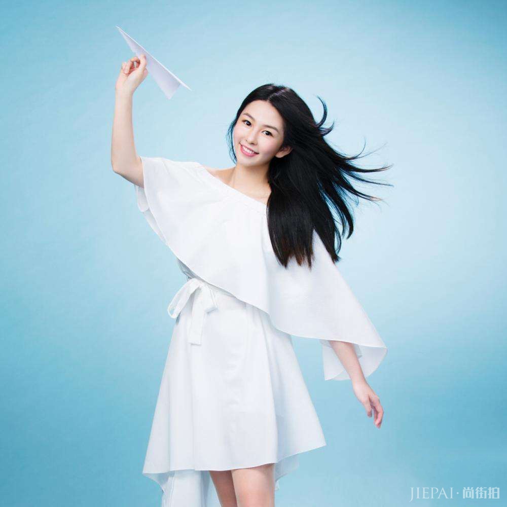 最美星二代沈月 和妈妈年轻时一样美