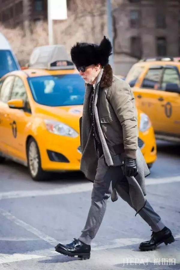 秋冬微胖男生怎样穿衣打扮？用这4个技巧让你搭出自信