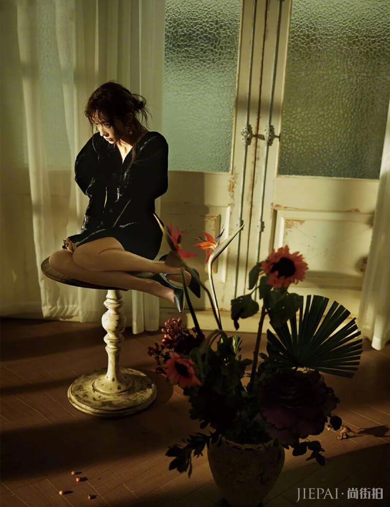 吴谨言《男人装》性感大片写真照片