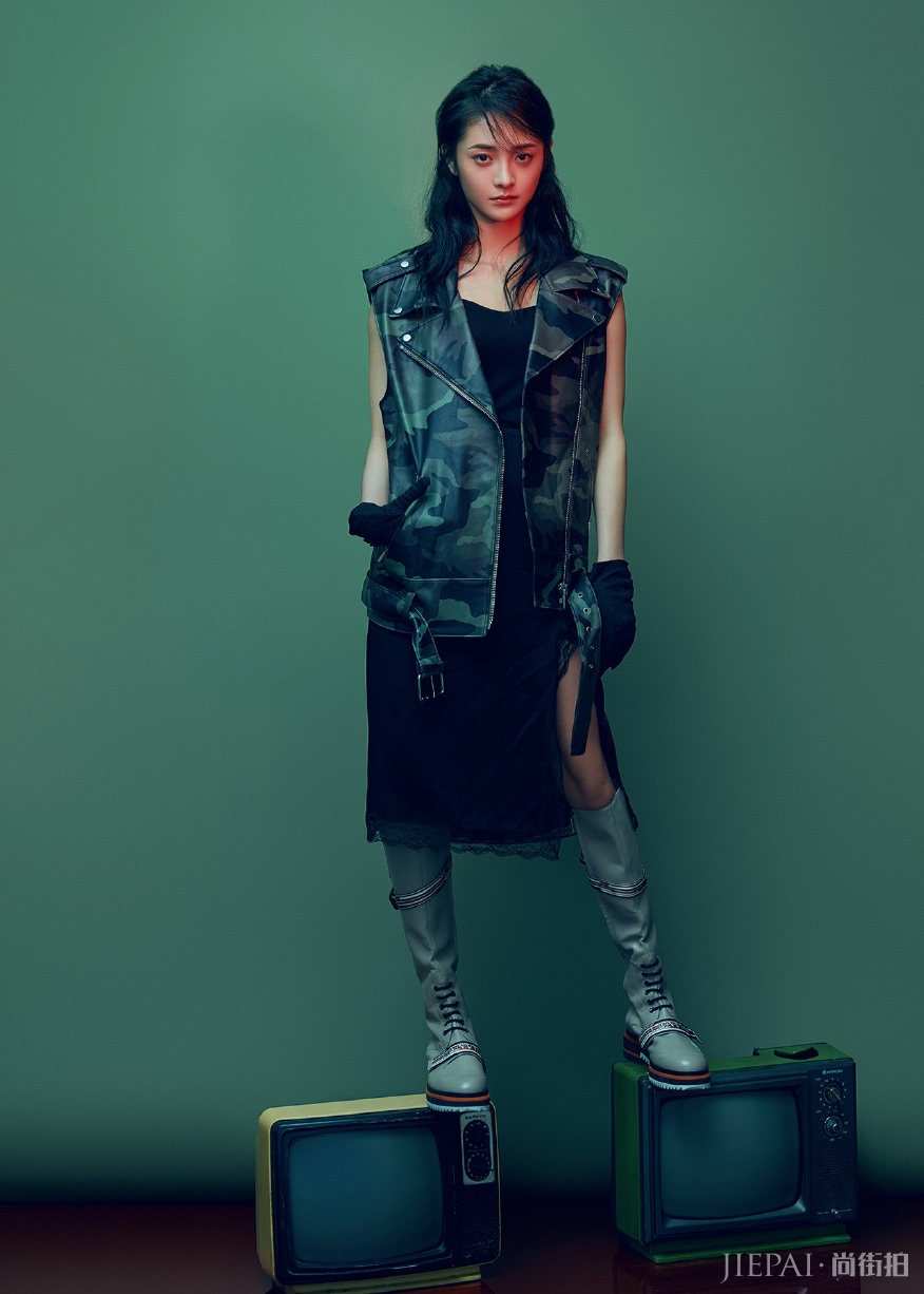 周洁琼时尚大片造型百变古灵精怪