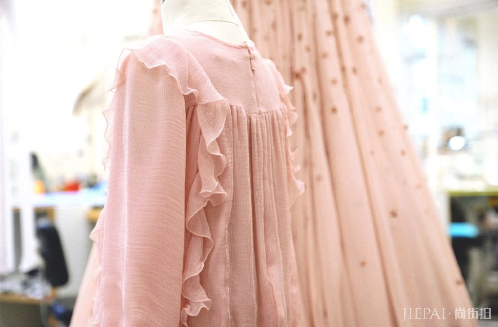 唐嫣高定婚纱太甜美?和刘诗诗杨幂AB婚纱大比拼,谁的更美?