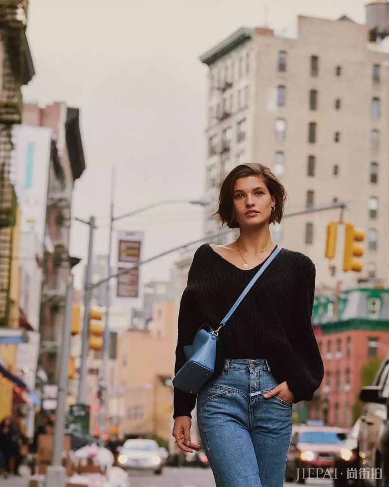 想在秋冬穿得又美又有风情，这五个单品选一就行