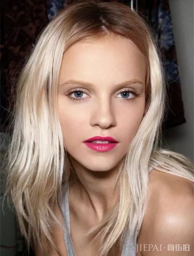 发型和妆容这样搭配，让你美成小仙女！