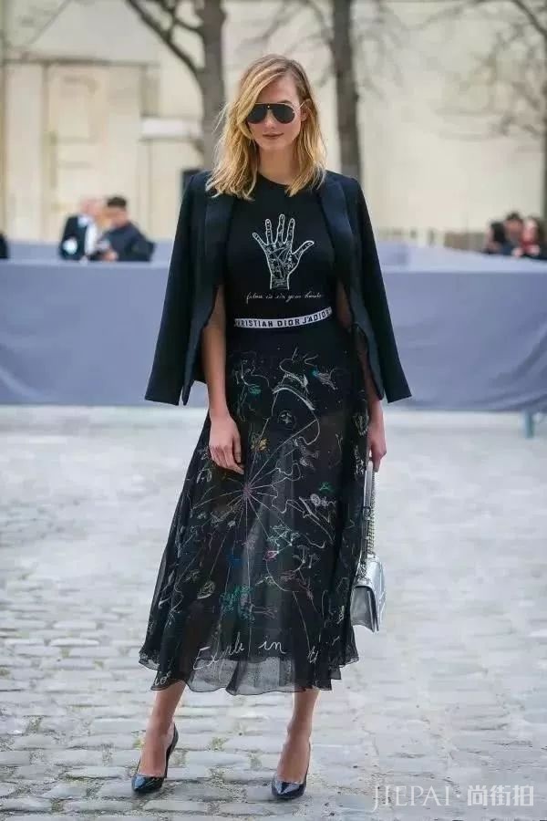 西装+纱裙,更适合大龄女性的精致优雅穿搭,知性又高级!