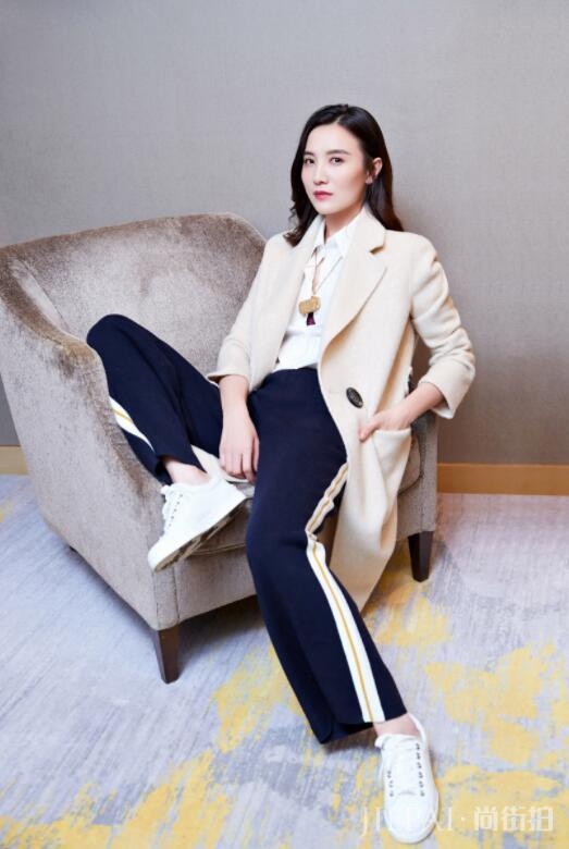 小宋佳明明有演技有实力,还要靠衣品圈粉?